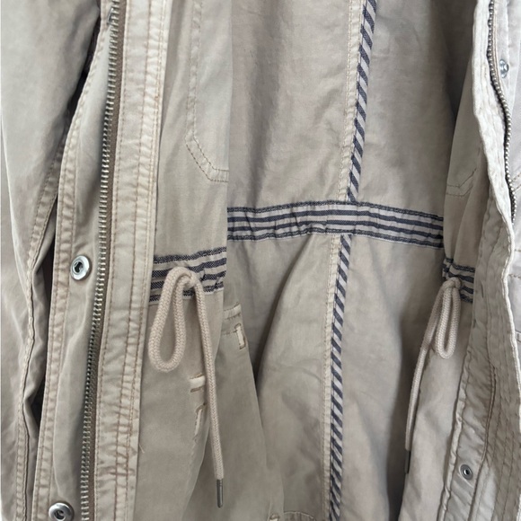 GAP Women's Tan Utility Jacket - Picture 10 of 10